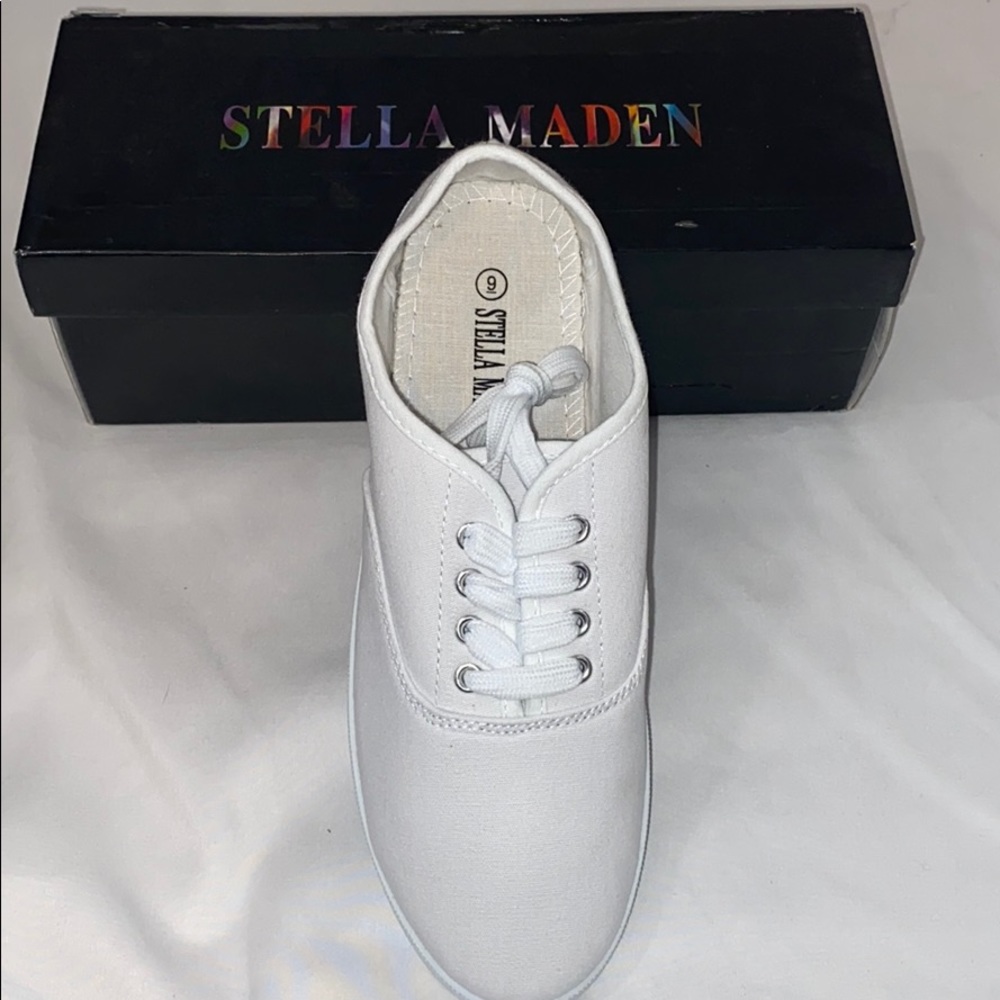 Shoes - Picture 2 of 5